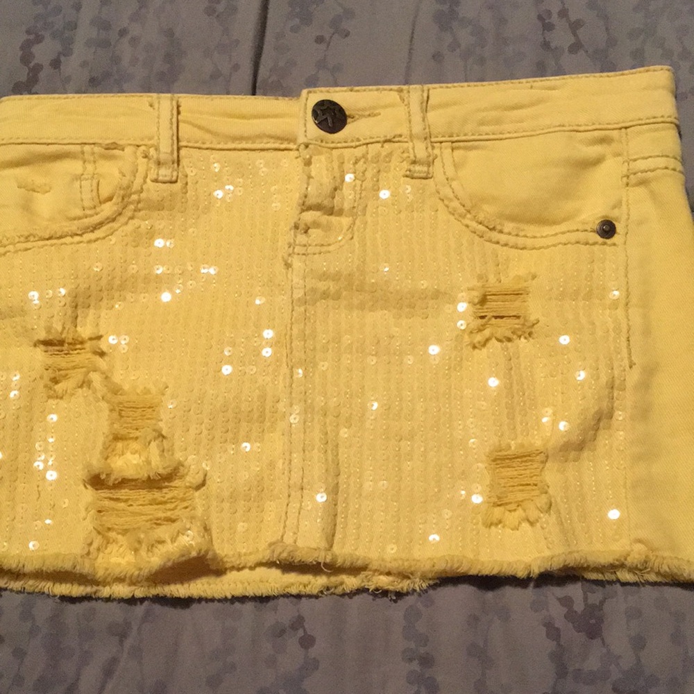 New Never Worn Yellow Mini skirt